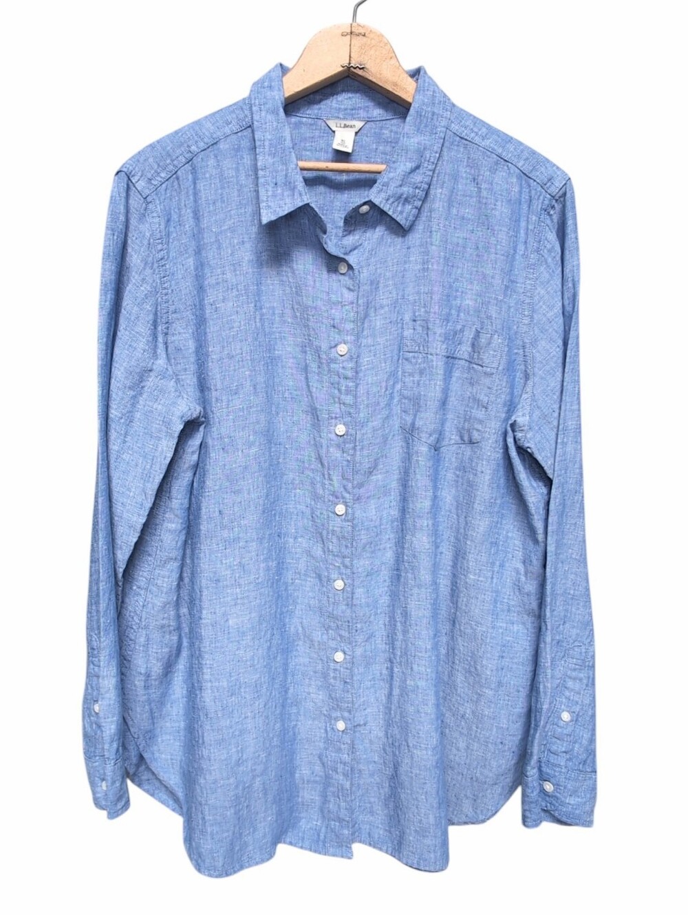L.L. Bean Linen Men's Size EXTRA LARGE Chambray Blue Long Sleeve Button Up Coast